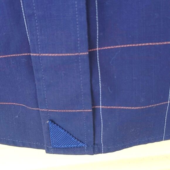 UNTUCKit mens navy button up shirt, Size Large - Picture 3 of 4